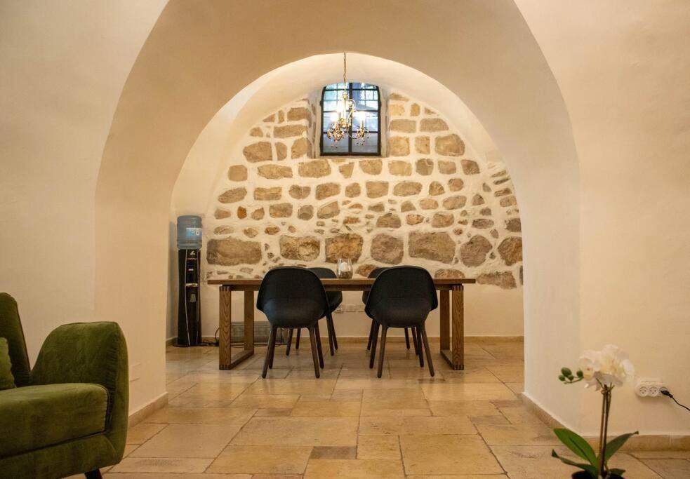 Cozy Heritage Home Иерусалим Экстерьер фото